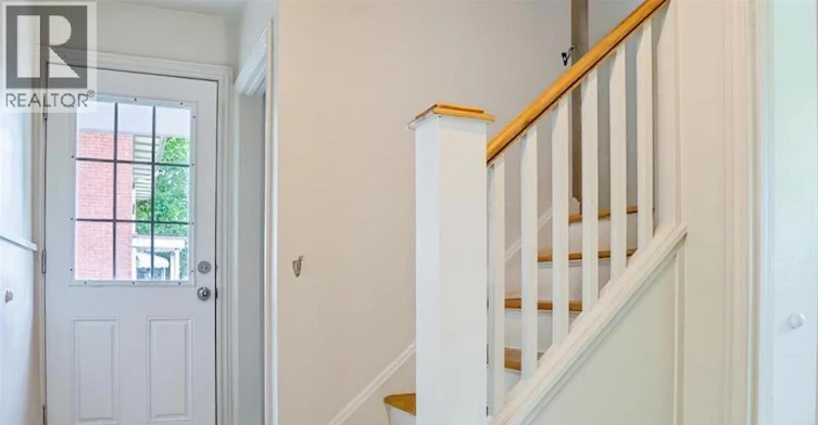 2163 College Avenue, Windsor, ON, N8B 1M6 - 8