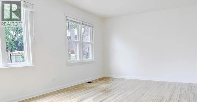 2163 College Avenue, Windsor, ON, N8B 1M6 - 4
