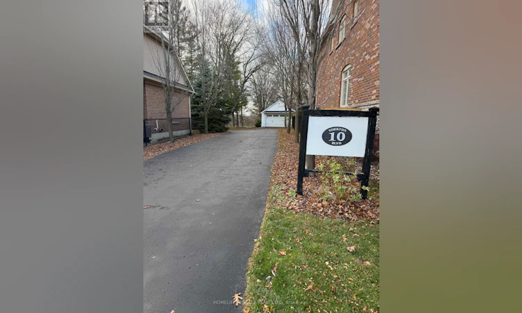 10 Yorkton Boulevard