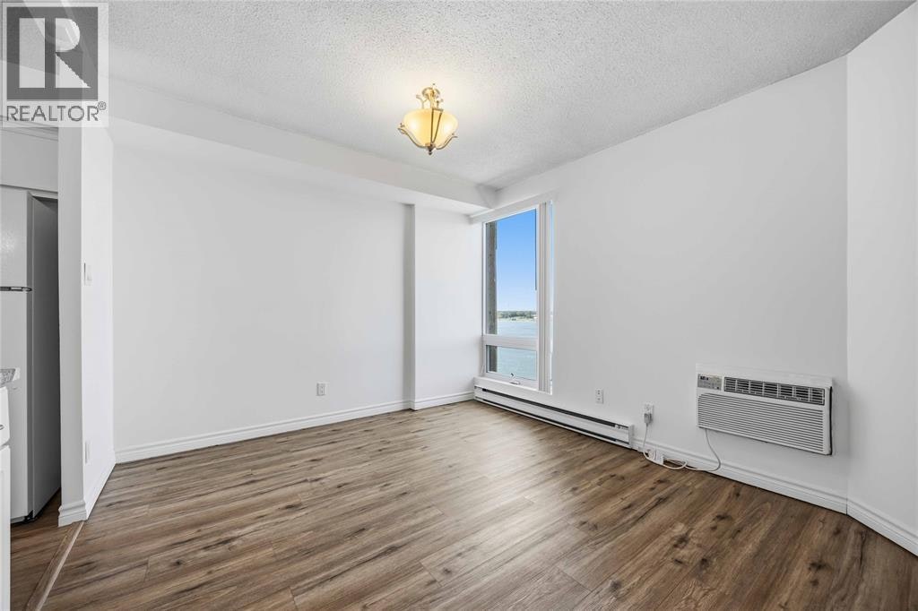 1004-155 Front Street North, Sarnia, ON, N7T 7V6 - 9