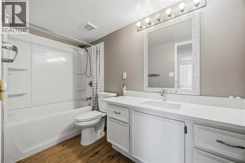 1004-155 Front Street North, Sarnia, ON, N7T 7V6 - 12