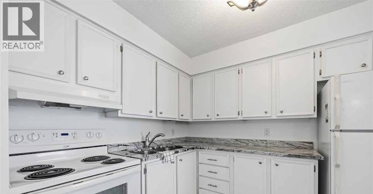 1004-155 Front Street North, Sarnia, ON, N7T 7V6 - 5