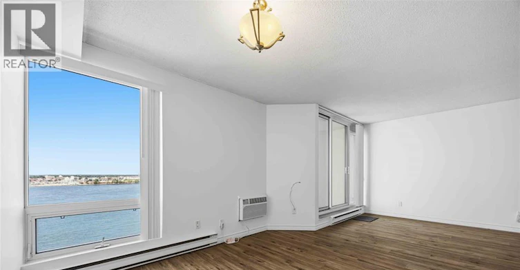 1004-155 Front Street North, Sarnia, ON, N7T 7V6 - 3