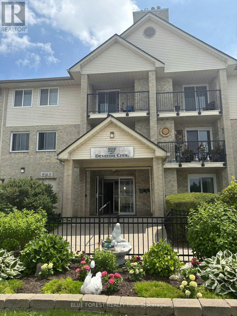 210-727 Deveron Crescent, London, ON, N5Z 4X4
