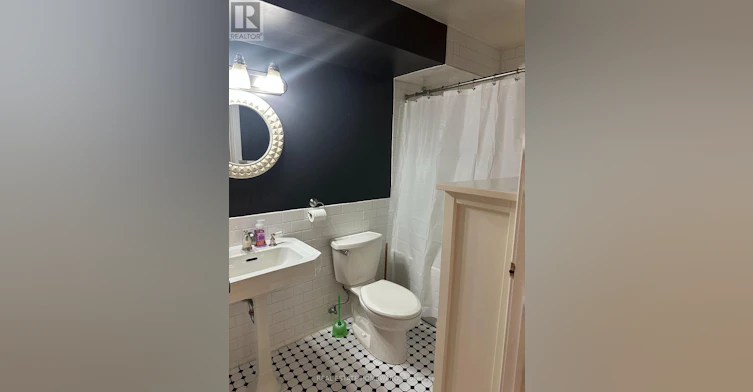 BASEMENT-66 Mackenzie Crescent, Toronto, ON, M6J 1T1 - 14