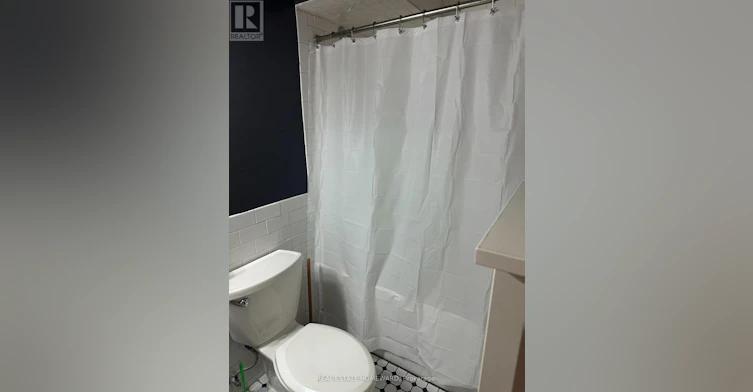 BASEMENT-66 Mackenzie Crescent, Toronto, ON, M6J 1T1 - 8