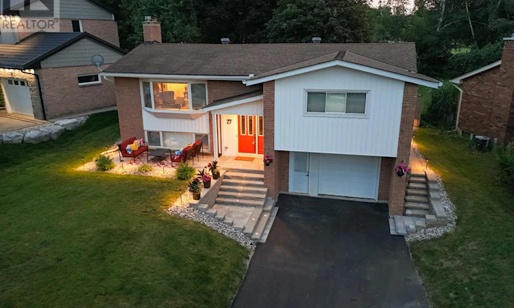 27 Tower Crescent