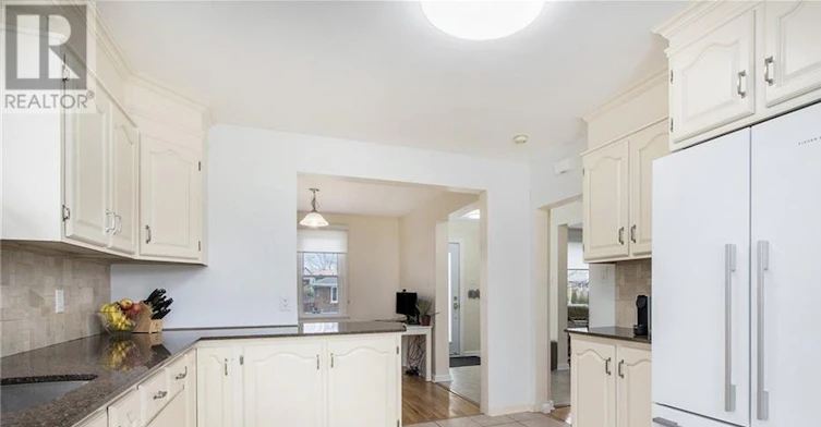 2012 Dorval Avenue, Ottawa, ON, K1G 2N8 - 6