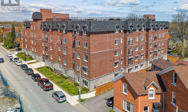 502-501 Frontenac Street