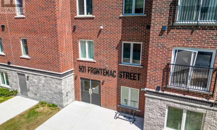 402-501 Frontenac Street