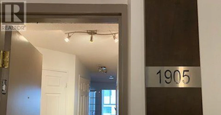 1905-55 Centre Avenue, Toronto, ON, M5G 1R4 - 2