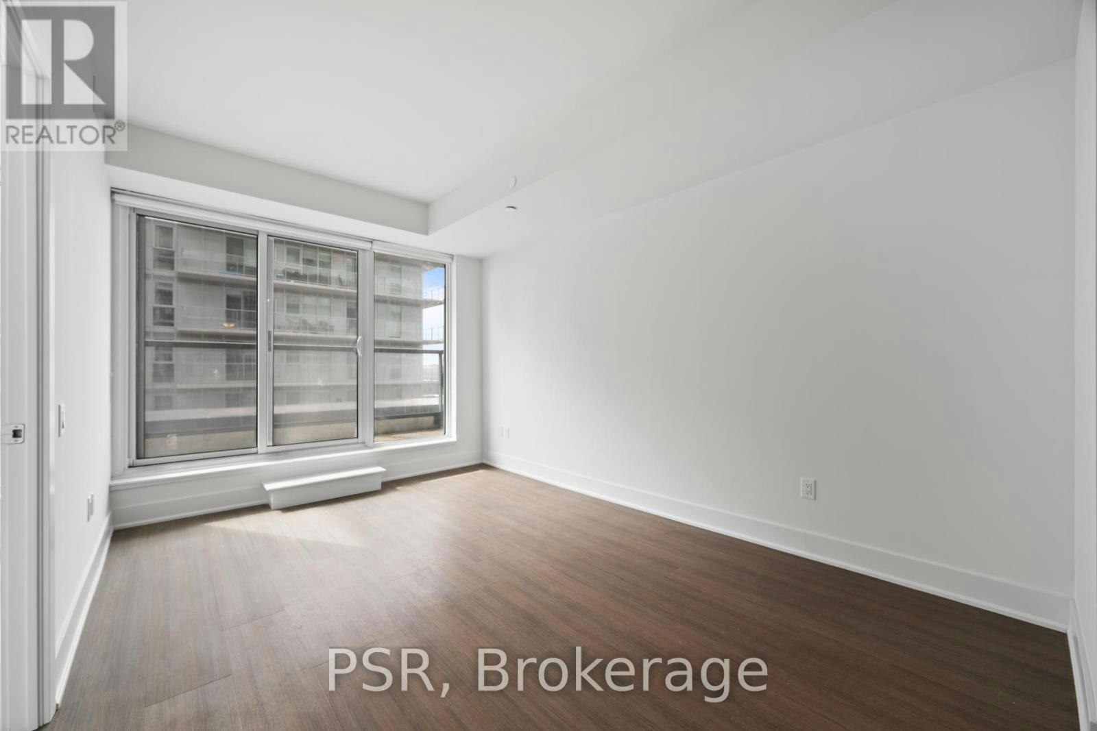 710-195 Deerfield Road, Newmarket, ON, L3Y 0G4 - 4