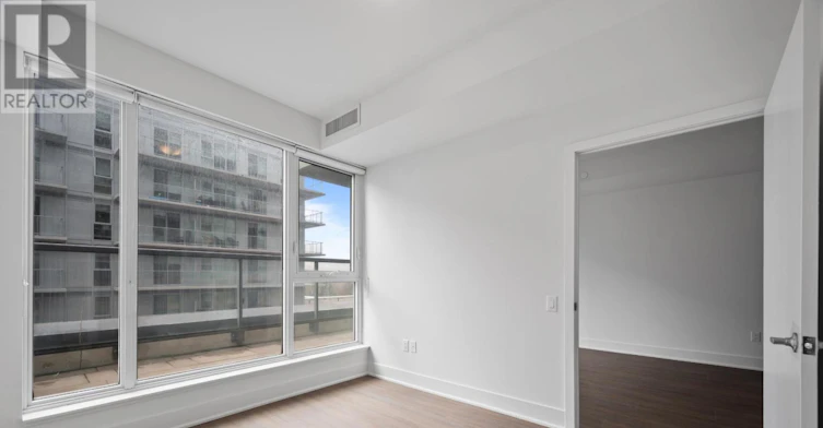 710-195 Deerfield Road, Newmarket, ON, L3Y 0G4 - 8