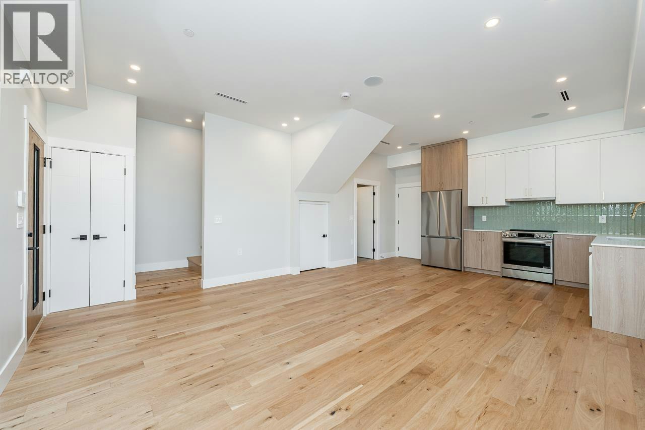 2-678 E 22nd Avenue, Vancouver, BC, V5V 1V4
