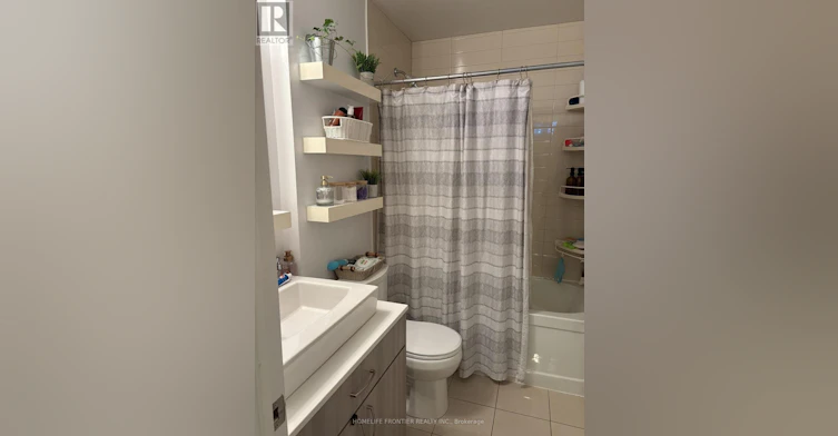 NW905-9201 Yonge Street, Richmond Hill, ON, L4C 1H9 - 11