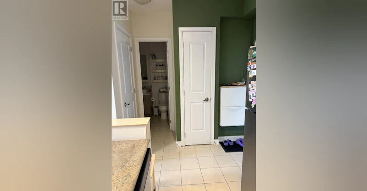 NW905-9201 Yonge Street, Richmond Hill, ON, L4C 1H9 - 2