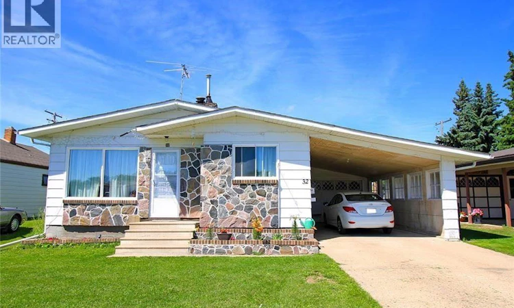 32 Clarke Avenue