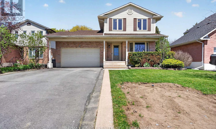 825 Somerset Crescent