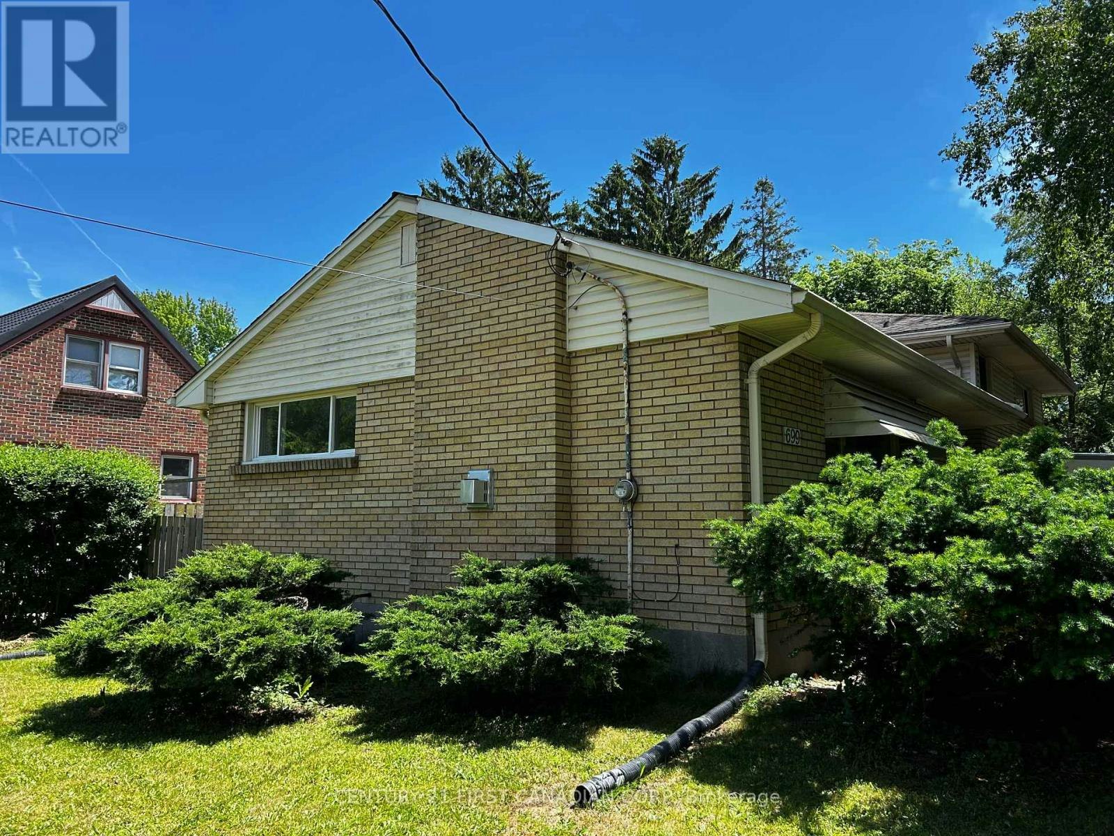 A-699 Huron Street, London, ON, N5Y 4K2 - 4