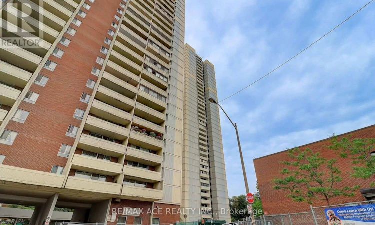 906-3 Massey Square