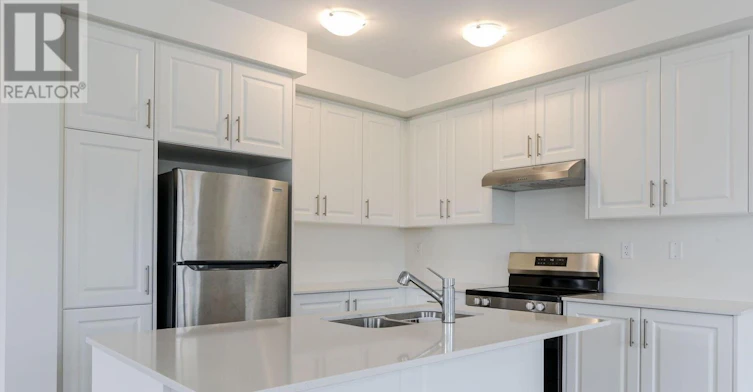 2 Paisley Drive, Bradford West Gwillimbury, ON, L3Z 4P3 - 2