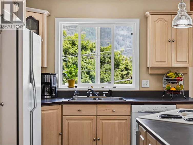 906 Observatory Street, Nelson, BC, V1L 4Z5 - 11