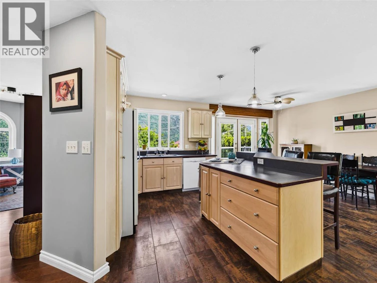 906 Observatory Street, Nelson, BC, V1L 4Z5 - 8