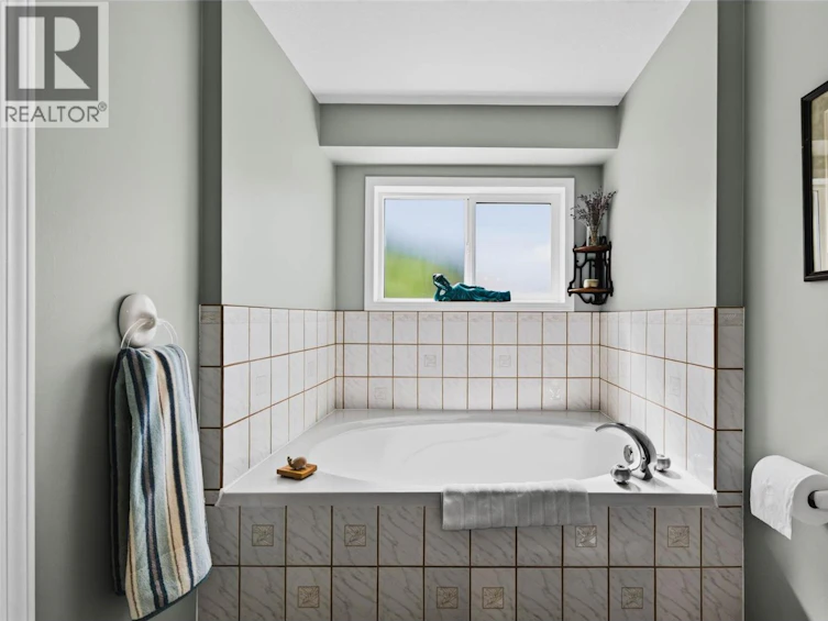 906 Observatory Street, Nelson, BC, V1L 4Z5 - 25