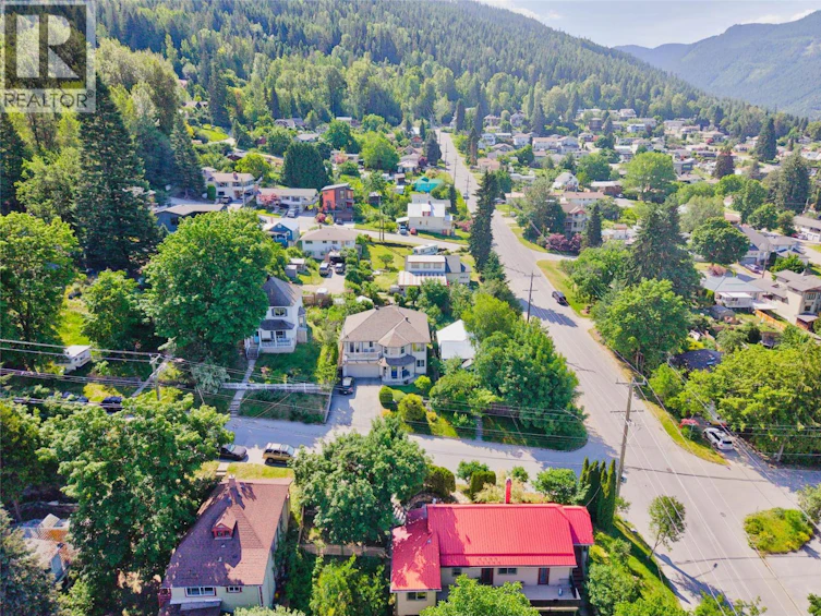 906 Observatory Street, Nelson, BC, V1L 4Z5 - 50