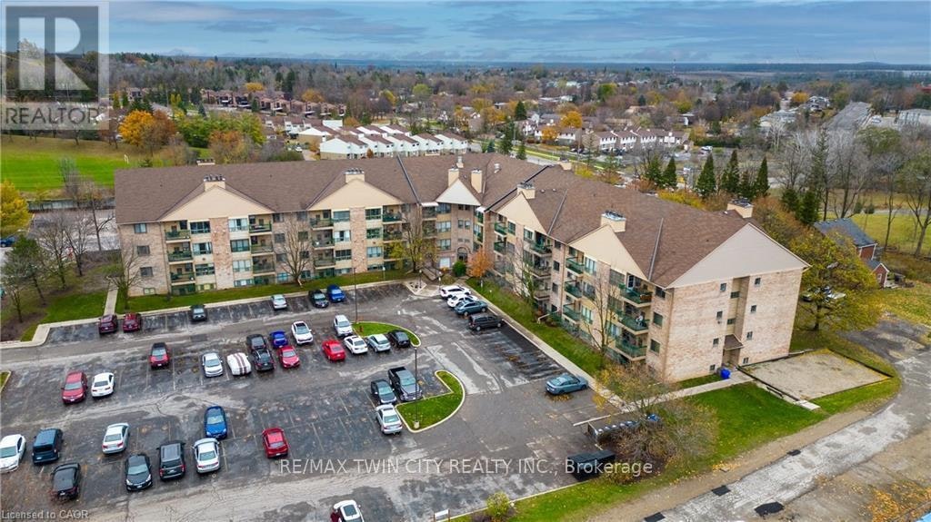 318-15 Hofstetter Avenue, Kitchener, ON, N2A 3Z7