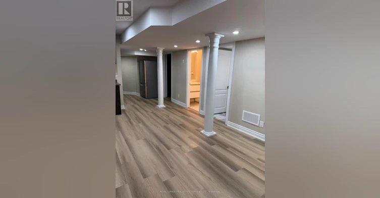 BSMT-5487 Challenger Drive, Mississauga, ON, L5M 0K4 - 11