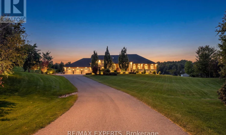 4 Woodlot Court