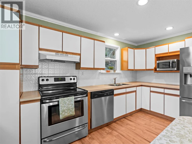 9664 Keithley Road, West Kelowna, BC, V1T 7Z3 - 9