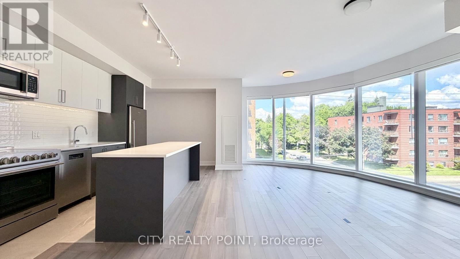 407-2525 Bathurst Street, Toronto, ON, M6B 2Y9 - 2