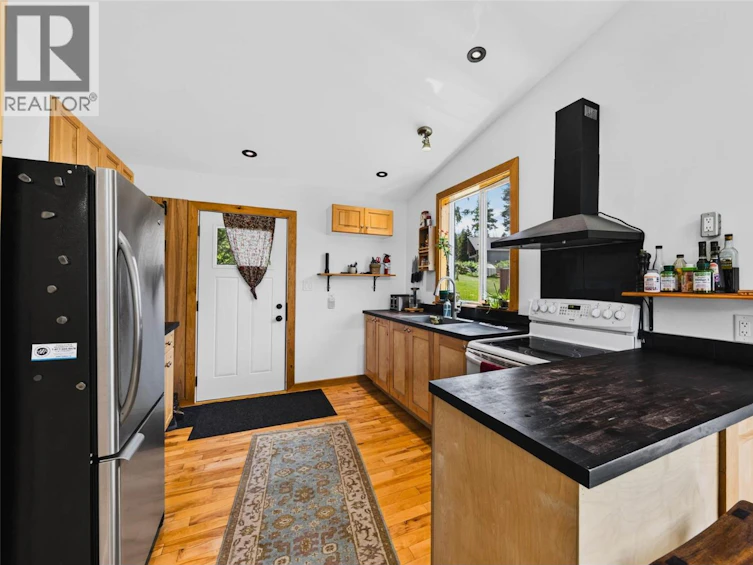 4602 Carlson East Road, Nelson, BC, V1L 6X3 - 47