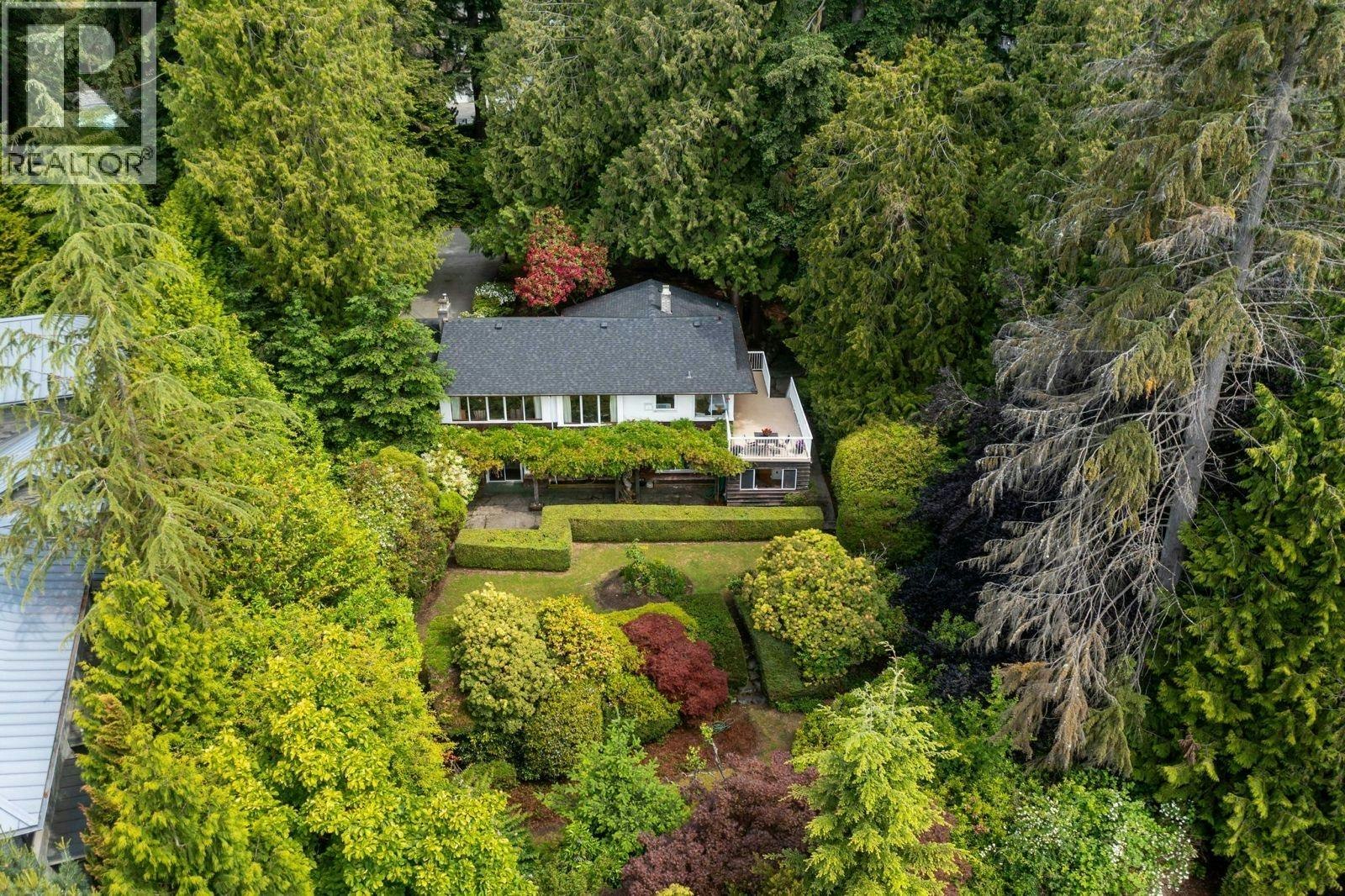 2912 Rosebery Avenue, West Vancouver, BC, V7V 3A6