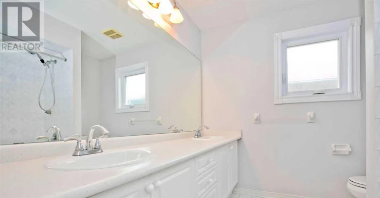 23 Baltic Street, Richmond Hill, ON, L4B 4H8 - 11