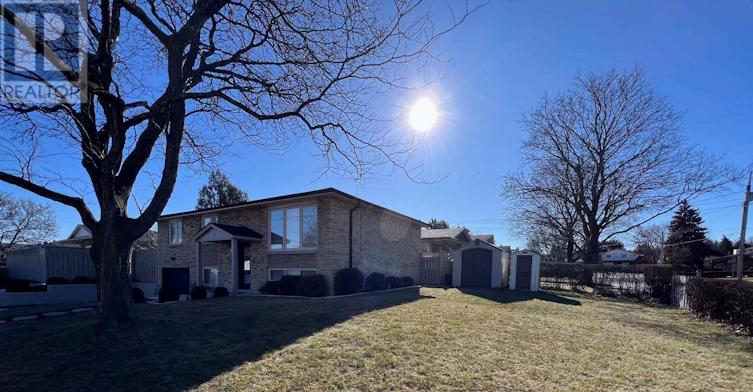 41 Lavina Crescent, Hamilton, ON, L9C 5S7