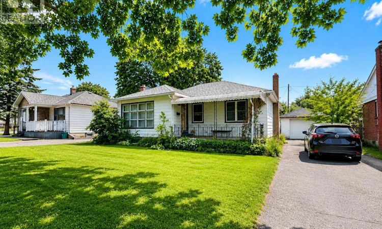 8 Munro Street