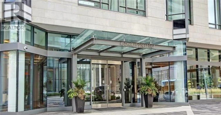 2710-45 Charles Street E, Toronto, ON, M4Y 1S2