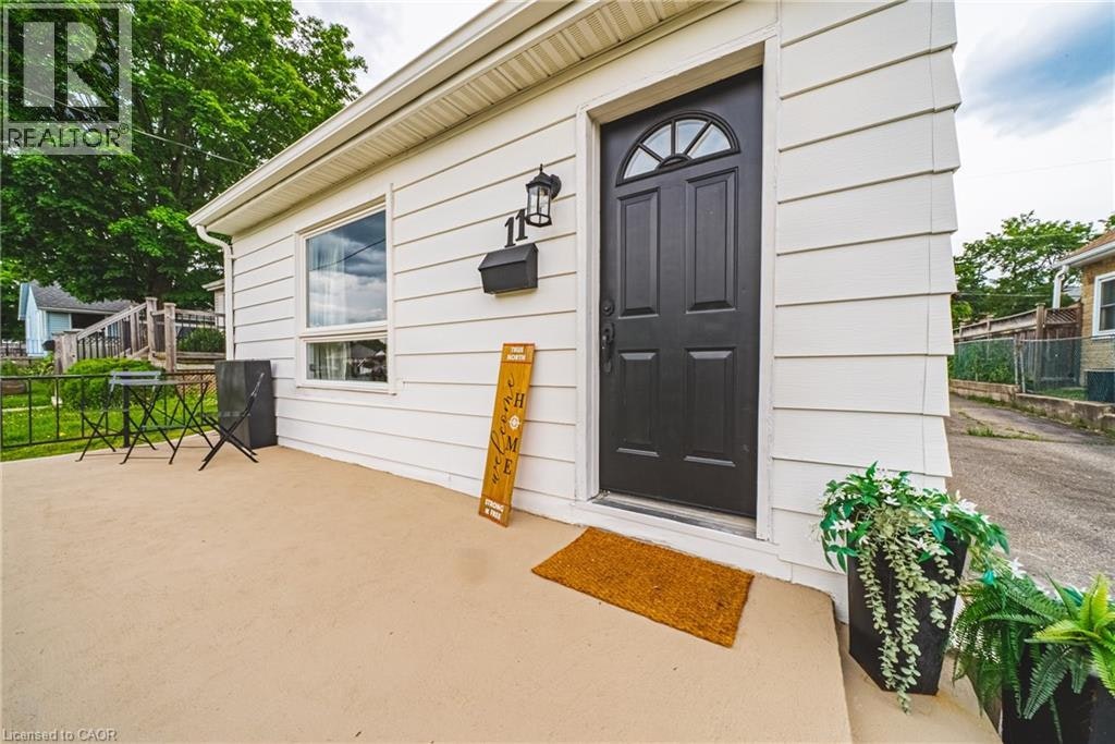 11 Broadview Avenue, Cambridge, ON, N1R 3V6
