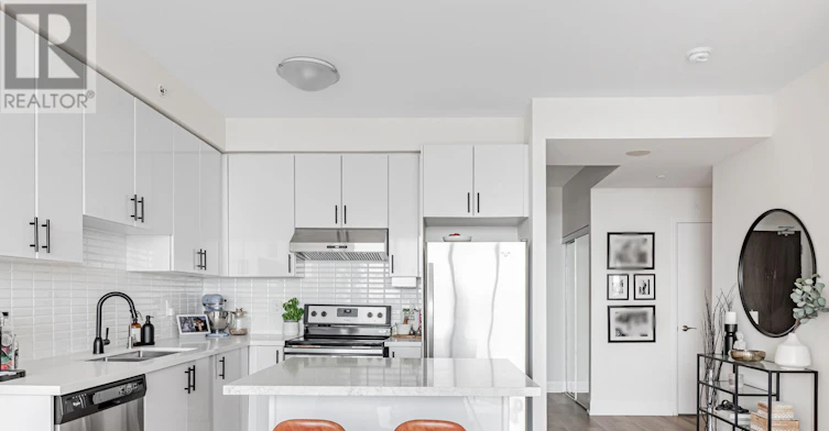 810-2900 7 Highway, Vaughan, ON, L4K 0G3 - 2