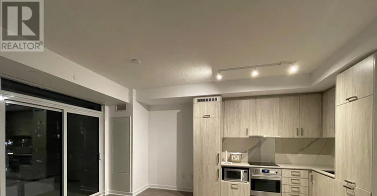 1118-60 Honeycrisp Crescent, Vaughan, ON, L4K 0N5 - 2