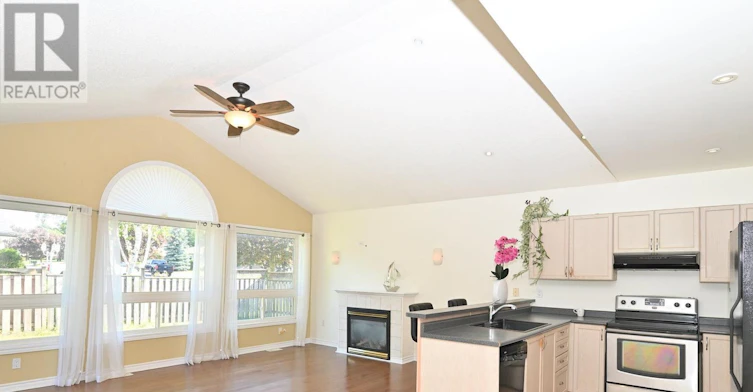 58 Bloxham Place, Barrie, ON, L4N 9K2 - 9