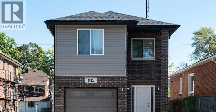 A2-Room 1-912 Hall Avenue, Windsor, ON, N9A 2M5