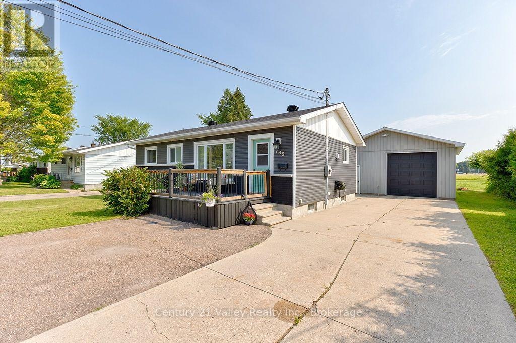 785 Eighth Street, Renfrew, ON, K7V 1B5