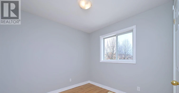 1 Violet Street, Barrie, ON, L4N 9N1 - 9