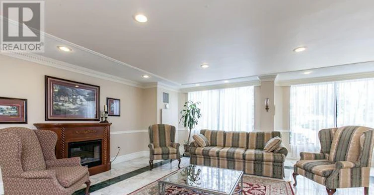 704-1270 Maple Crossing Boulevard, Burlington, ON, L7S 2J3 - 8