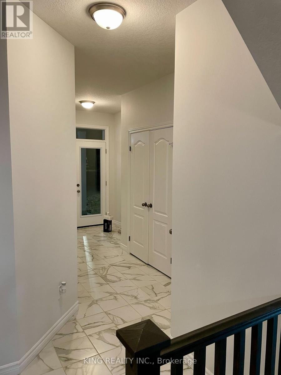 UPPER-2341 Marcel Circle, London, ON, N6M 0G5 - 4