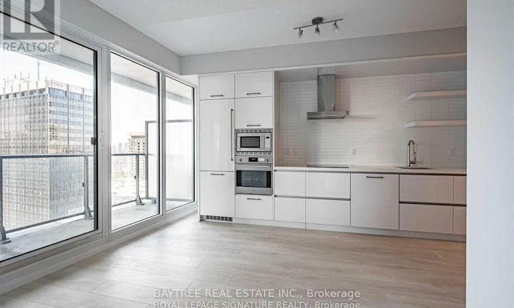 1506-2221 Yonge Street